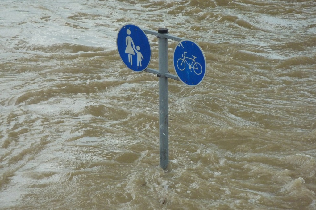 high-water-392707_1920.jpg